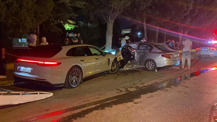 Kocaeli'de iki otomobil çarpıştı: 4 yaralı