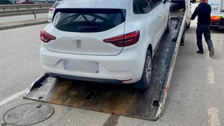 Kocaeli'de korsan taşımacılık yapan sürücüye ceza kesildi