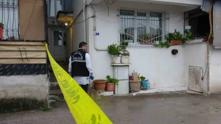 6 el ateş ederek kuzenini öldürdü