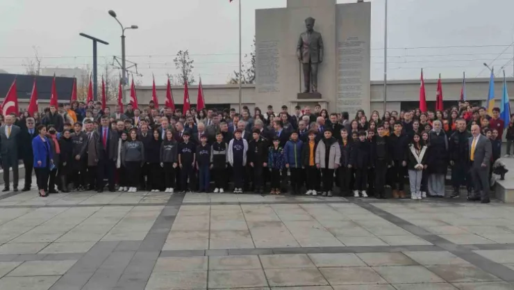 Kocaeli'de Öğretmenler Günü kutlandı