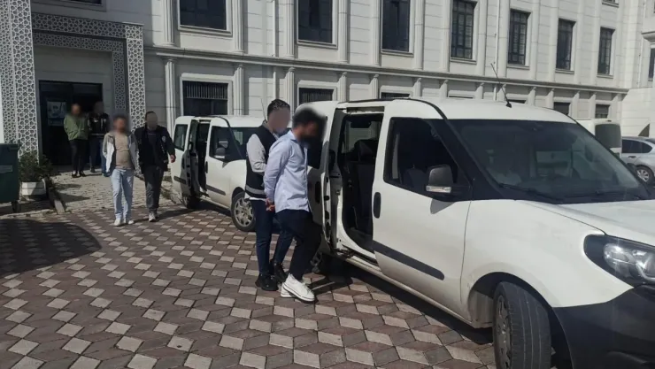 Kocaeli'de oto hırsızları yakalandı: 4 kişi tutuklandı