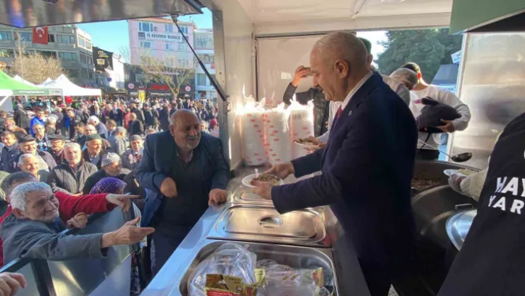 Kocaeli'de şehitler için mevlit okutuldu, yemek dağıtıldı