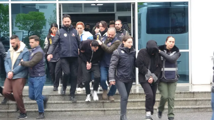 Kocaeli'de yasa dışı bahis ve dolandırıcılık operasyonu