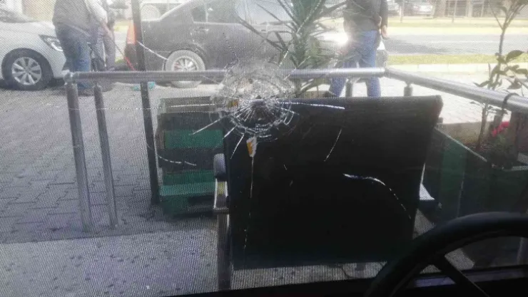 Kocaeli'nde oto galeriler kurşunlandı
