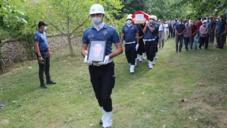 Kocaeli'de boğulan polis memuru toprağa veridi