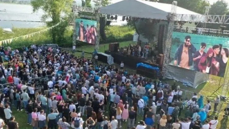 Kocaeli'de gençler Eypio ile coştu