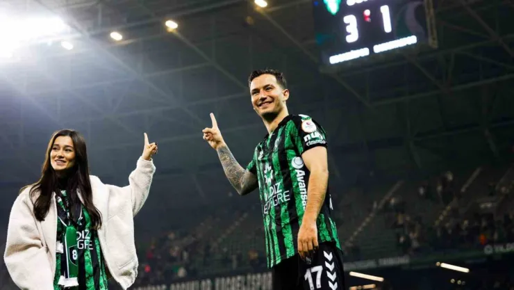 Kocaelisporlu futbolcu taraftardan özür diledi