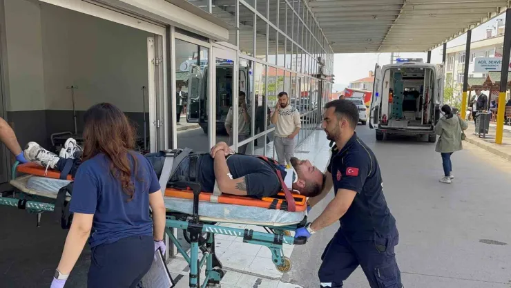 Kontrolden çıkan motosiklet kaza yaptı, sürücü yaralandı