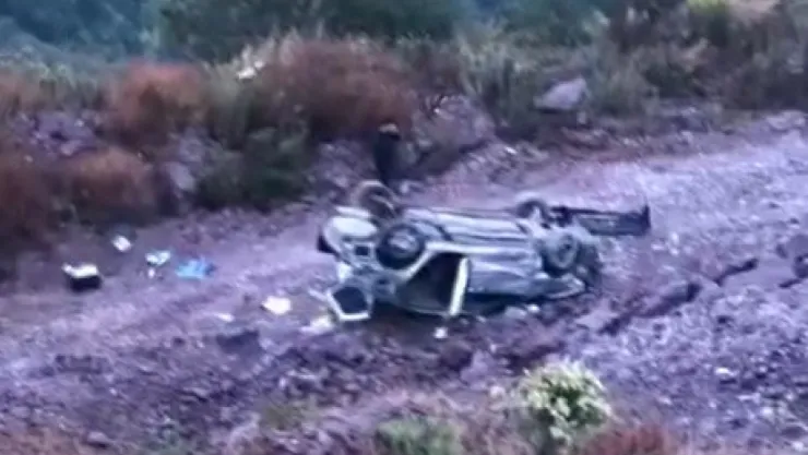 Kontrolden çıkan otomobil şarampole yuvarlandı