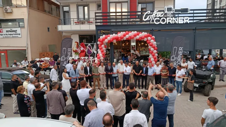 Körfez'deki açılış siyaseti bir araya getirdi
