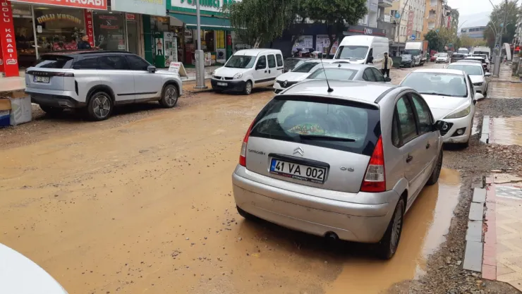 Körfez'in çamurla sınavı başladı