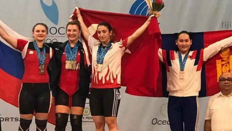 Körfezli Berfin Dünya 2. si oldu