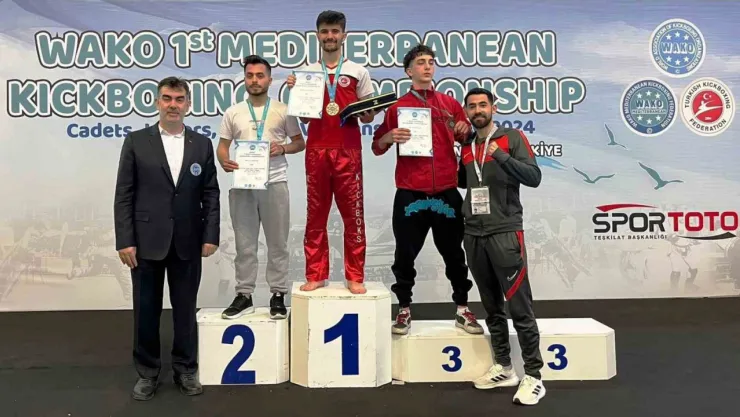 Körfezli Burak Kick Boks Şampiyonu oldu