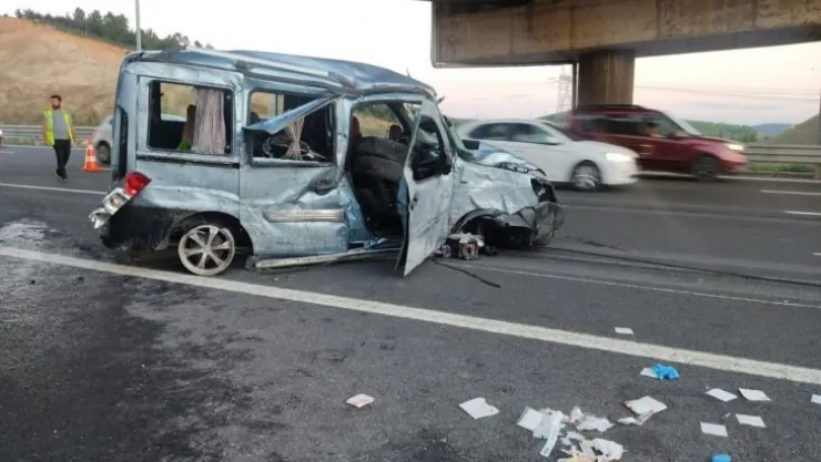 Otoyolda defalarca takla attı: 4 yaralı