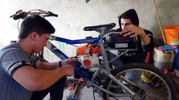 Mahallede görenler dönüp bir daha bakıyor