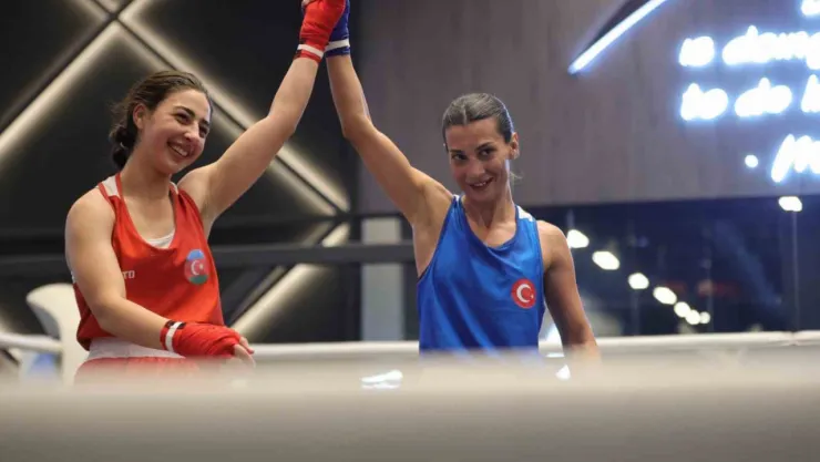 Kağıtsporlu Ayşen gururumuz oldu