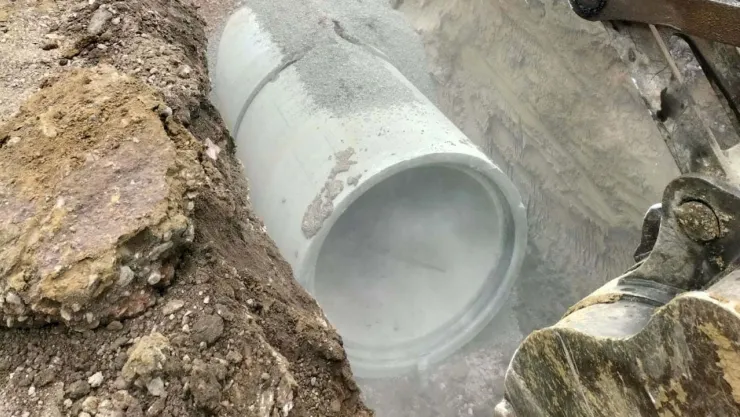 O caddeye yağmursuyu hattı yapılıyor