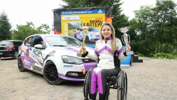 O tekerlekli sandalyeye mahkum kalmadı