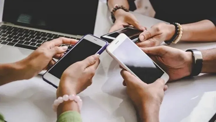 Öğrencilere vergisiz telefon başvuruları başladı