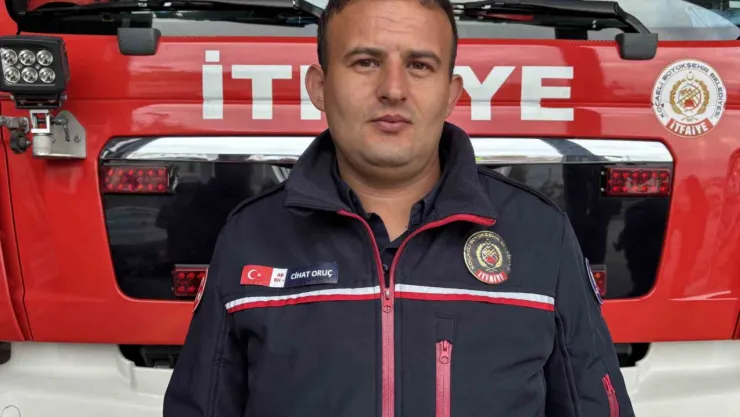 Oksijen maskesini vatandaşa veren itfaiye eri, o anları anlattı