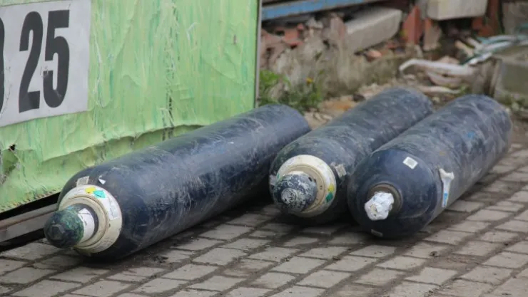 Oksijen tüplerini bomba zannettiler