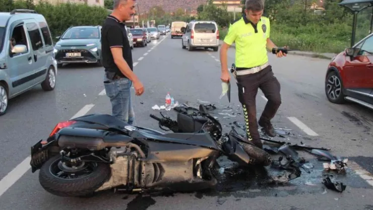 Otomobil ile motosiklet çarpıştı: 2 yaralı
