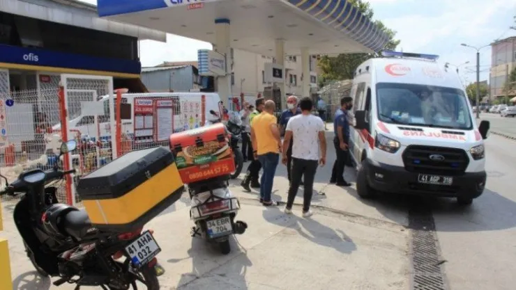 Otomobile arkadan çarpan motosikletli kurye yaralandı