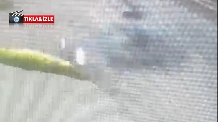 Otomobilin ikiye bölündüğü feci kaza kamerada