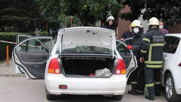Park halindeki otomobilden sızan gaz korkuttu