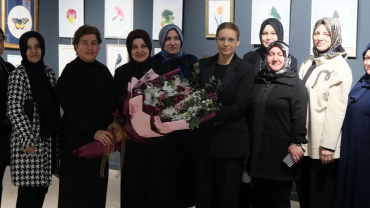 Renklerin ahenkle dans ettiği sergi