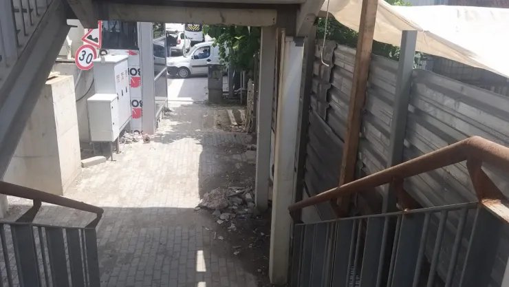 Resmen kaderine terk edildi