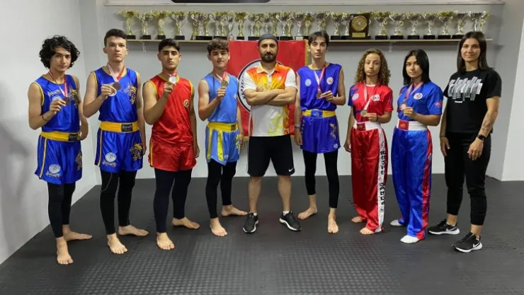 Sakarya'dan madalyalar ile döndüler