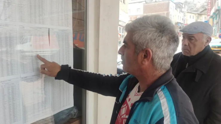 Seçmen listeleri askıya çıkarıldı