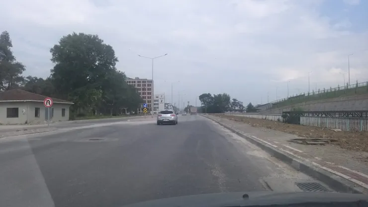 Sürücüler bu yolda tehlike yaşıyor