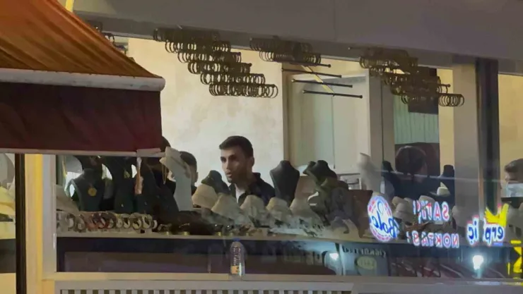 Ziynet eşyalarını dakikalar içinde topladı