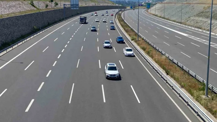 Tatilciler yolda, Kocaeli geçişinde yoğunluk nasıl?