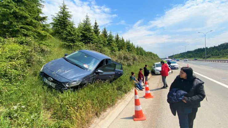 TEM'e düşen taş kazaya sebep oldu