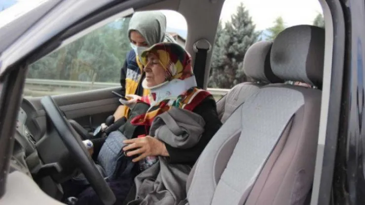 TEM'de araç bariyerlere çarparak savruldu: 2 yaralı!