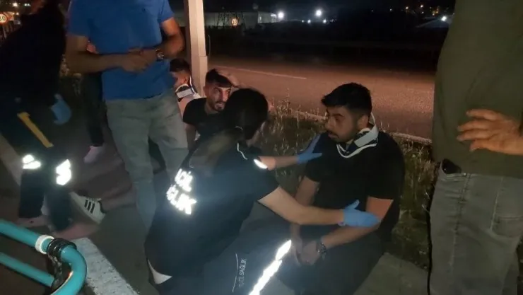 Ters yöne girince otomobille çarpıştı: 3 yaralı