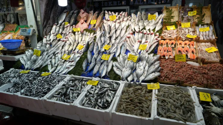 Tezgahlarda hamsi bolluğu yaşanıyor, fiyatlar geriledi