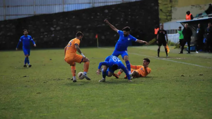 Belediye Derincespor evine mağlup