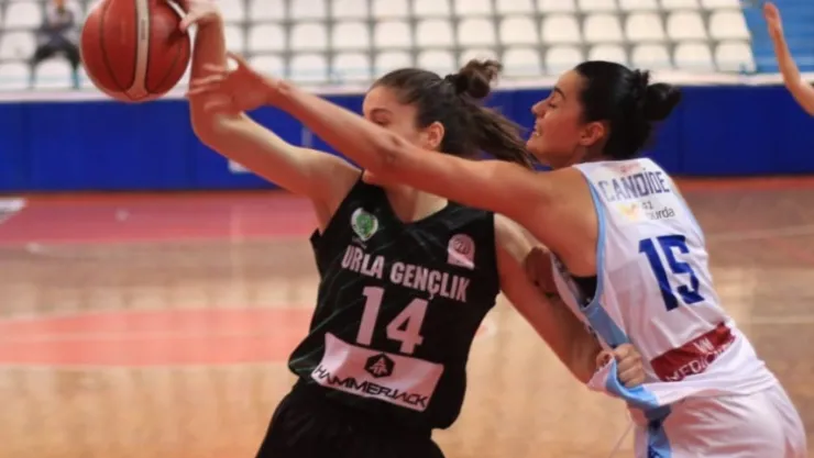 İzmit Belediyespor evinde galip geldi: 81-71