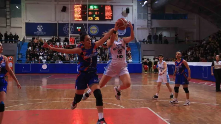 İzmit Belediyespor seriyi eşitledi