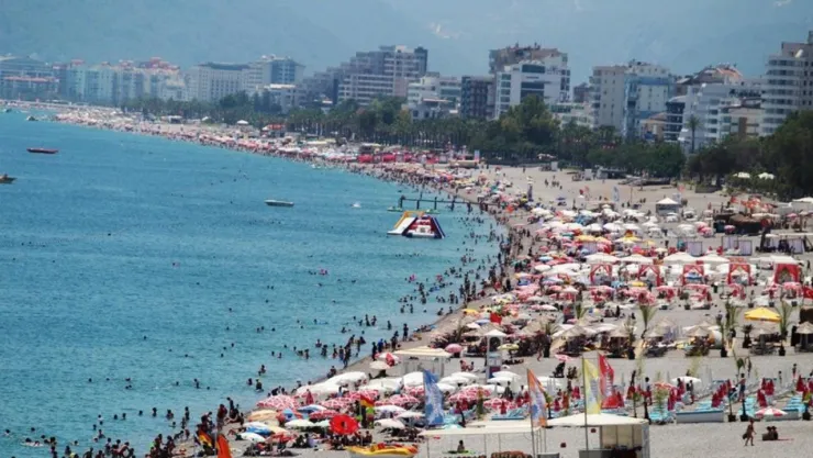 Türkiye yılın ilk 4 ayında ne kadar ziyaretçi ağırladı?