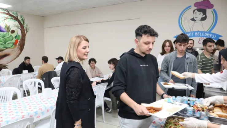 Üniversite öğrencilerine ücretsiz yemek