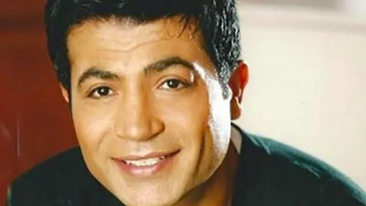 Ünlü şarkıcı hayatını kaybetti!