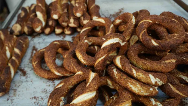 Vedat Milor İzmit simidi övdü, ortalık karıştı