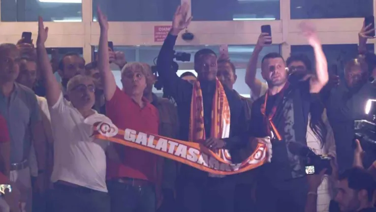 Galatasaray, Dünya yıldızını İstanbul'a getirdi