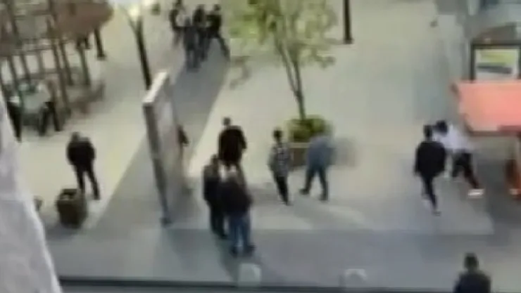 Yan bakma kavgası kanlı bitti