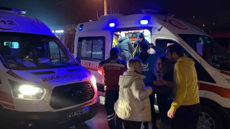 Yangında mahsur kalanları itfaiye kurtardı